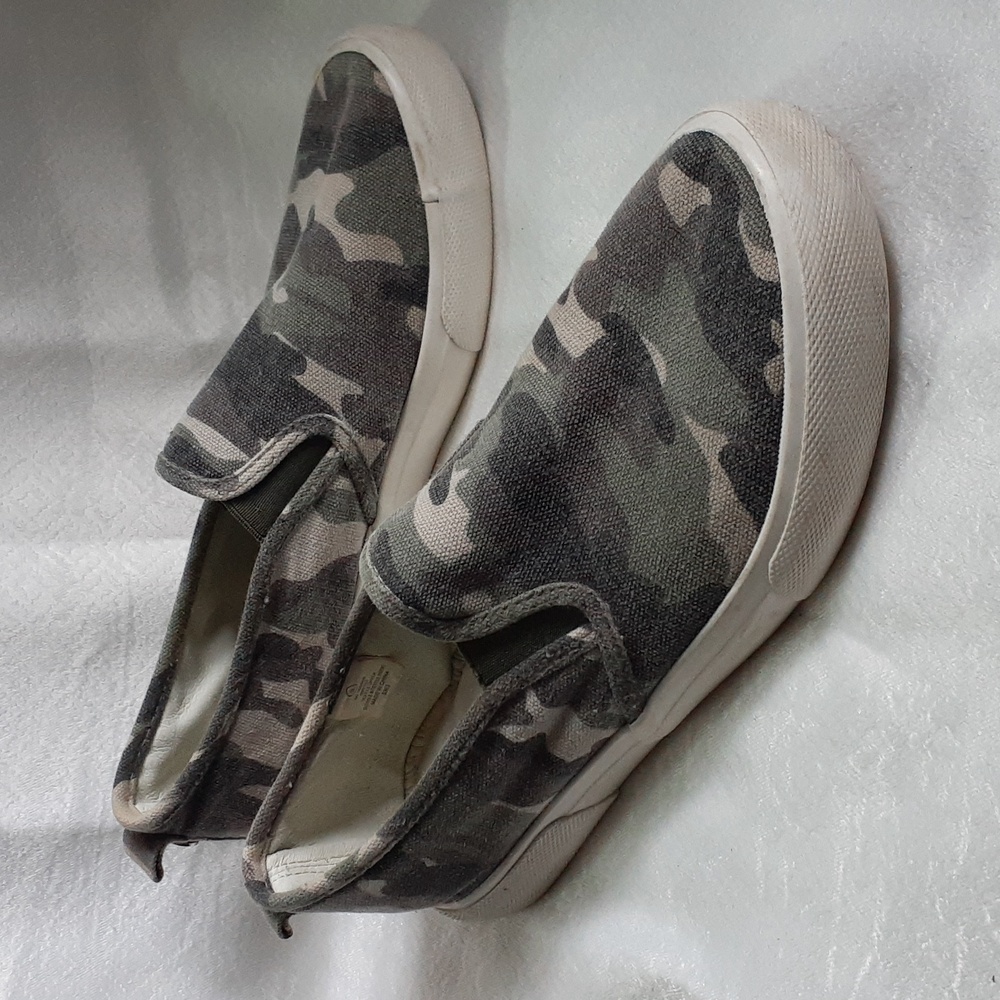 Tommy Bahama Women Loafers Camo Size 9 Textile Slip On Sneakers Comfo…